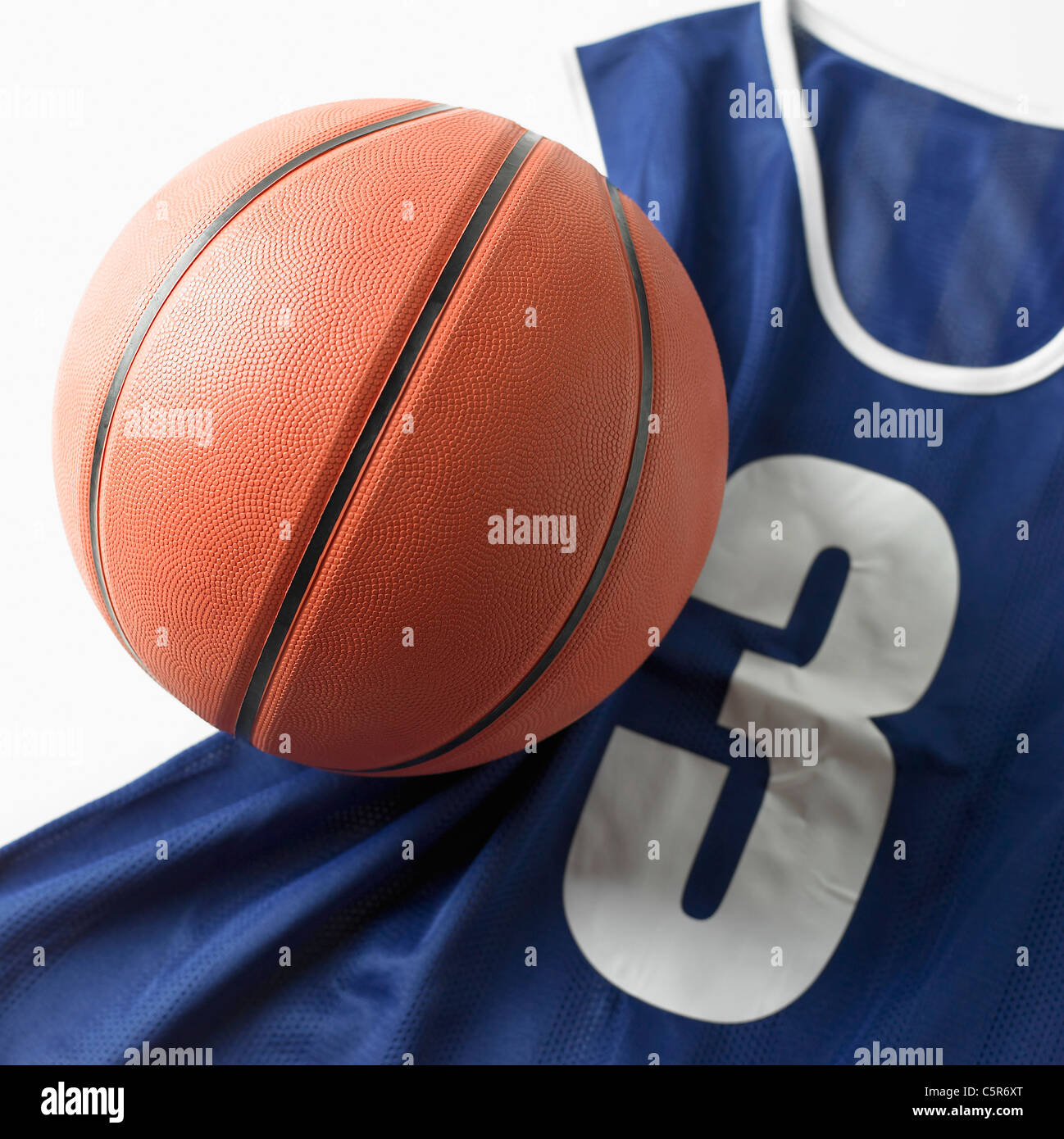 Ein Basketball und uniform Stockfoto