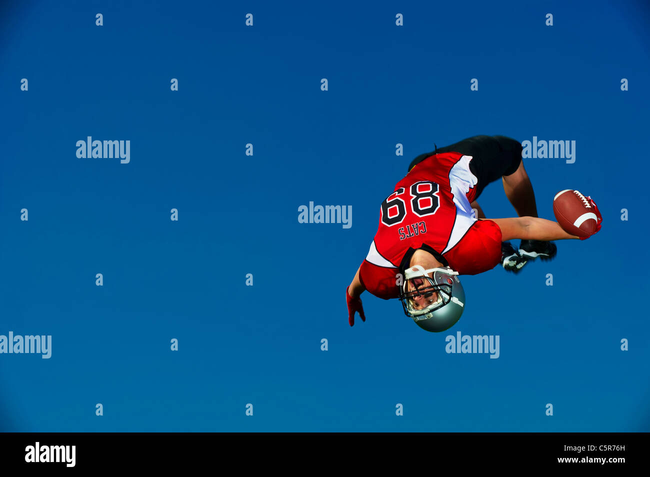 US-amerikanischer Footballspieler feiert touchdown Stockfoto