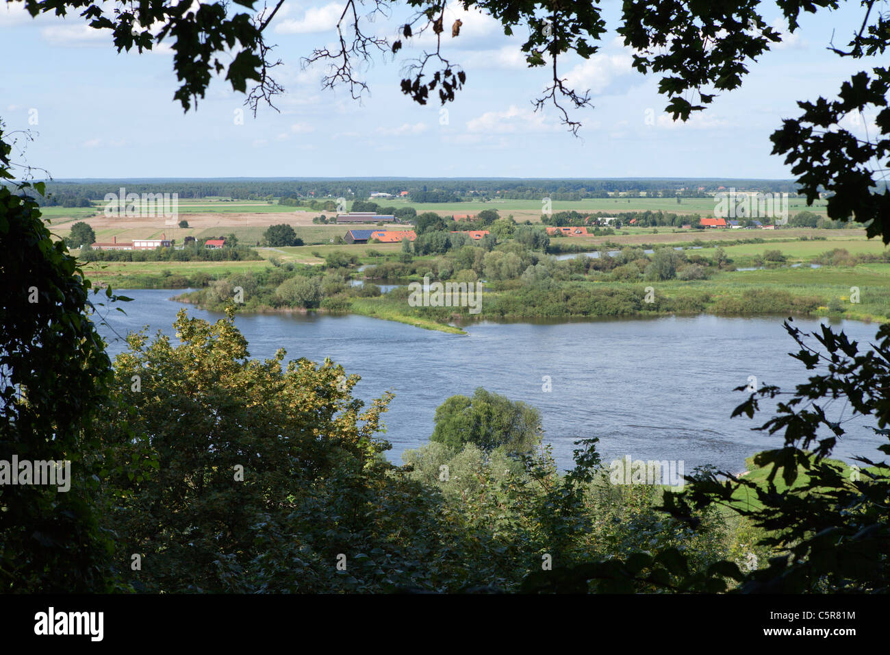 Panoramablick auf Elbe vom Weinberg, Nature Reserve Elbufer-Drawehn, Hitzacker, Niedersachsen, Deutschland Stockfoto