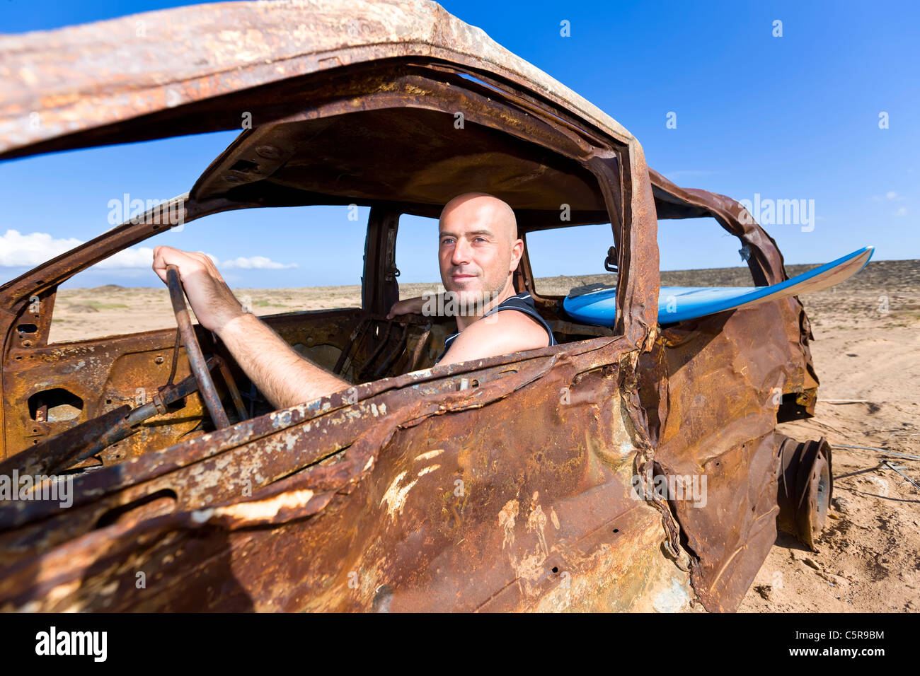 Inhalt Surfer braucht einen neuen Satz Räder. Stockfoto