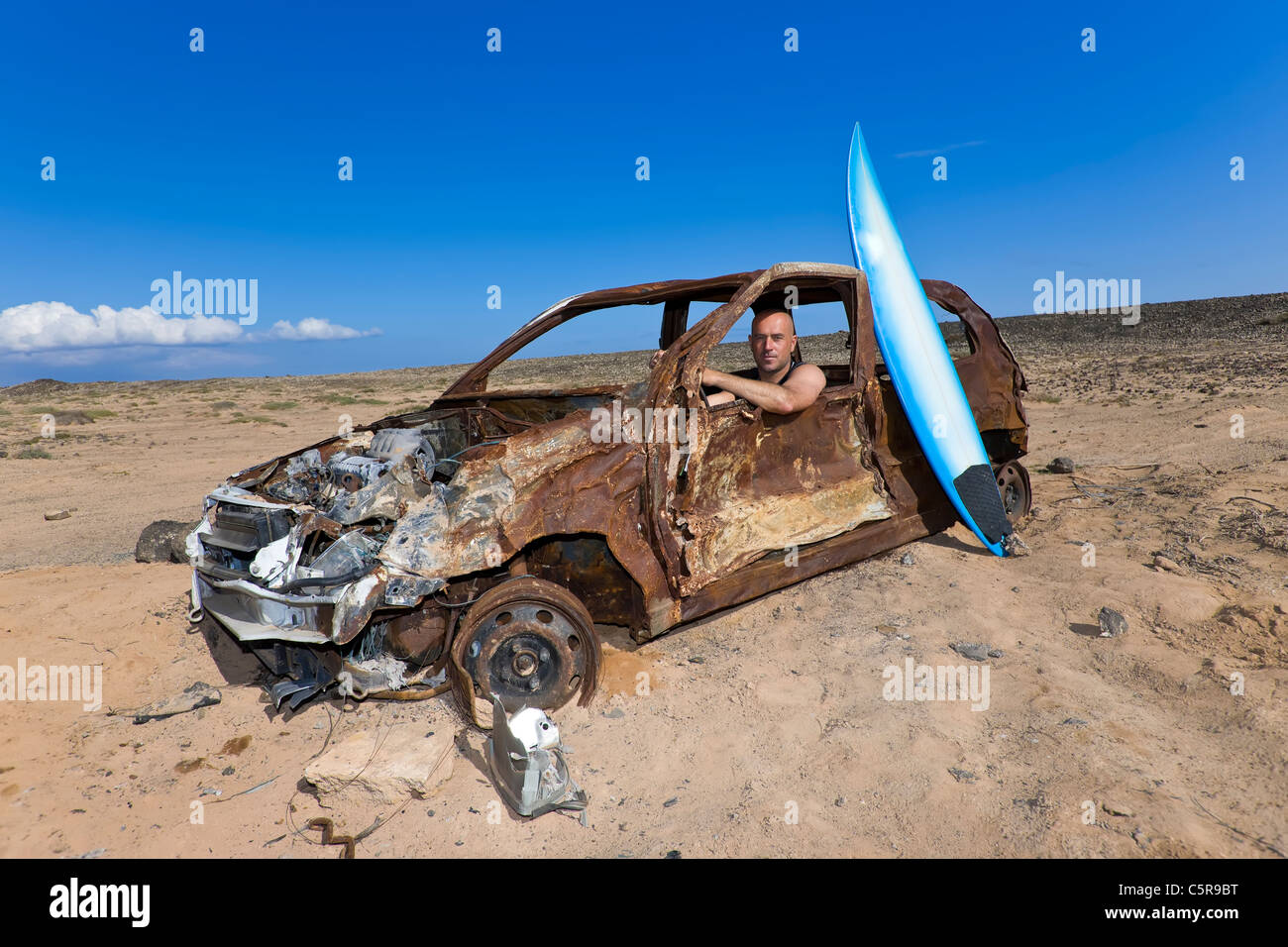Surfer braucht einen neuen Satz Räder. Stockfoto