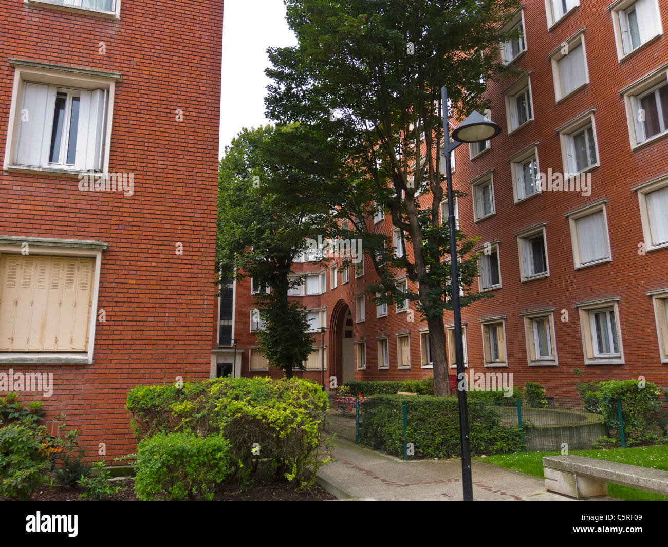 Paris, Frankreich, Apartmentkomplex in Maisons Alfort Vorort, Nachbarschaft mit niedrigem Einkommen Stockfoto