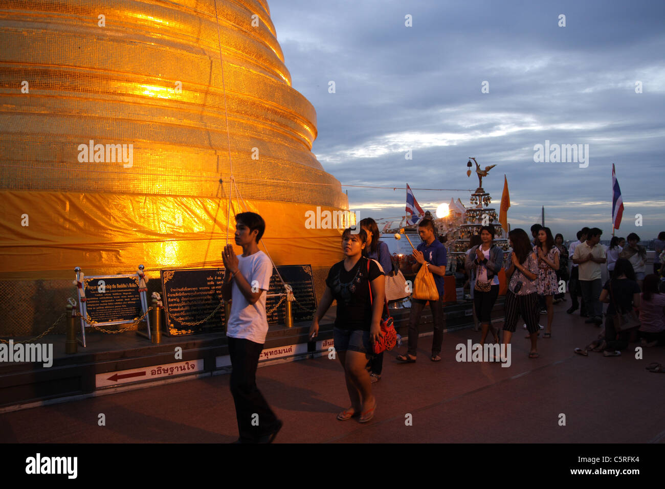 Thailändischen buddhistischen Fastenzeit im goldenen Berg in Bangkok Stockfoto