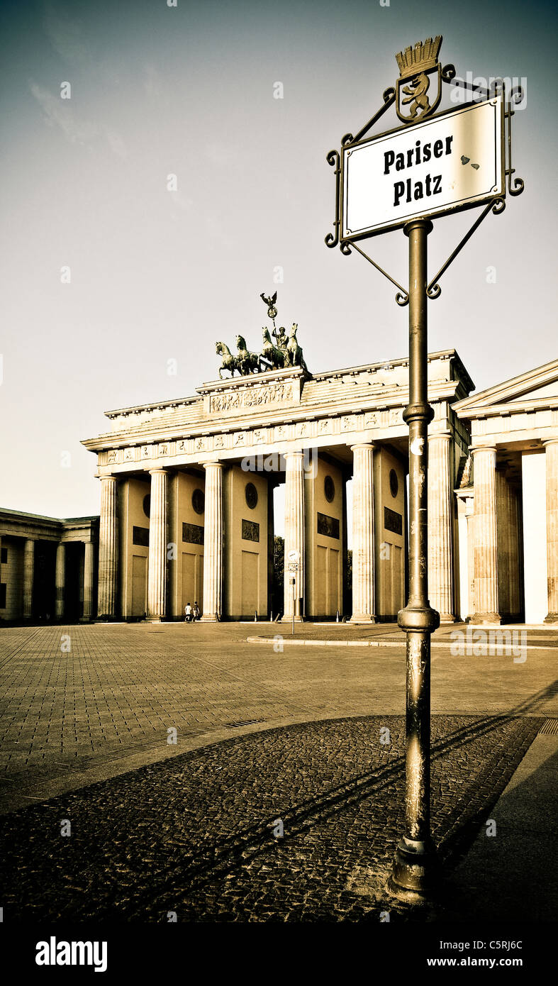 Pariser Platz und dem Brandenburger Tor in der Morgen, Berlin, Deutschland, Europa Stockfoto