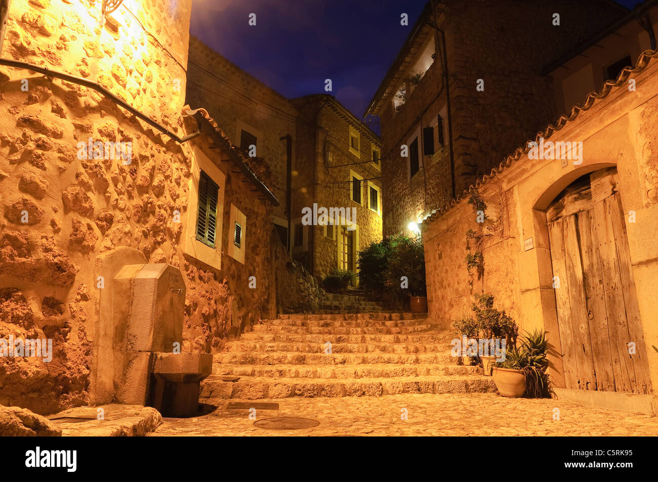 Bergdorf Fornalutx durch Nacht, Mallorca, Spanien, Europa Stockfoto