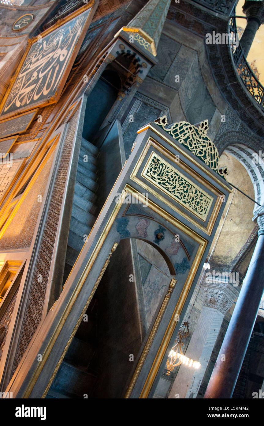 Mimbar, eine islamische Kanzel, Ayasofya (Hagia Sophia) Kathedrale und Moschee, Istanbul, Türkei Stockfoto