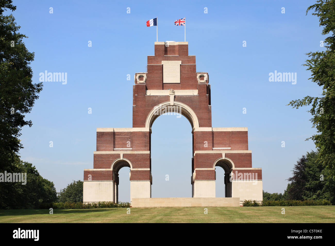 WW1 Soldatenfriedhof und Gedenkstätte Thiepval, in der Nähe von Albert, Picardie, Frankreich, Europa. Stockfoto