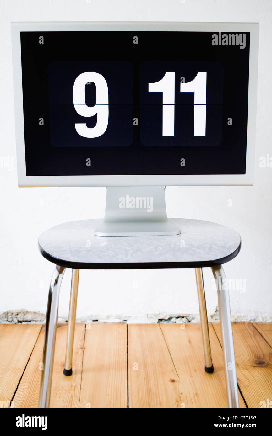 Monitor, Bildschirm zeigt Datum, 09:11 Stockfoto