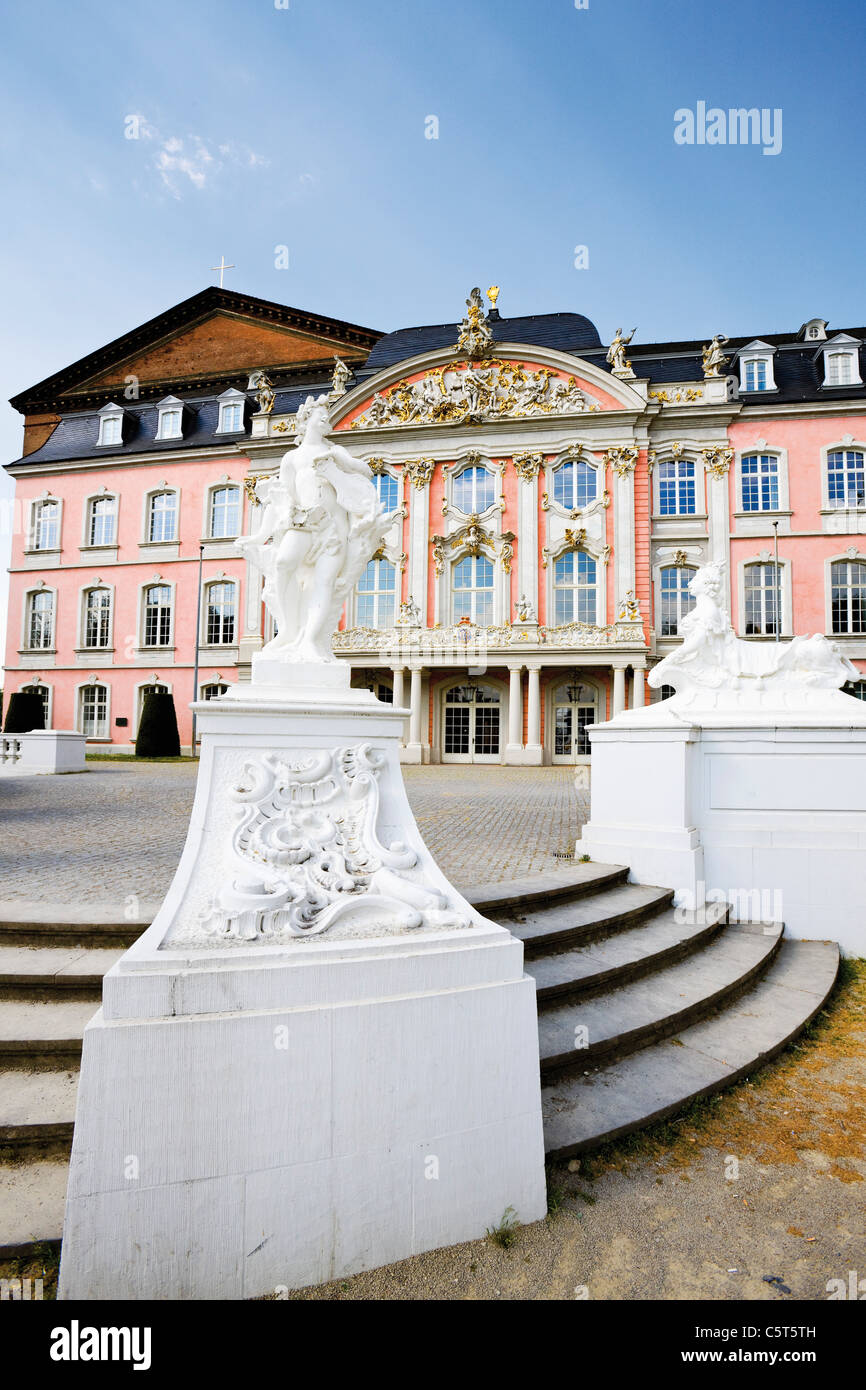 Deutschland, Rheinland-Pfalz, Trier, Kurfürstliches Schloss Stockfoto