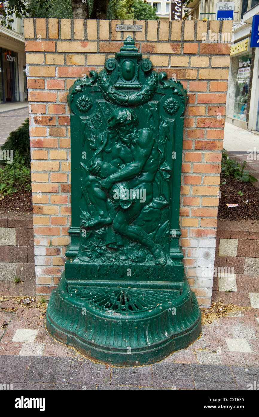 Trinkbrunnen in der Stadt Beauvais Oise Picardie Frankreich Stockfoto