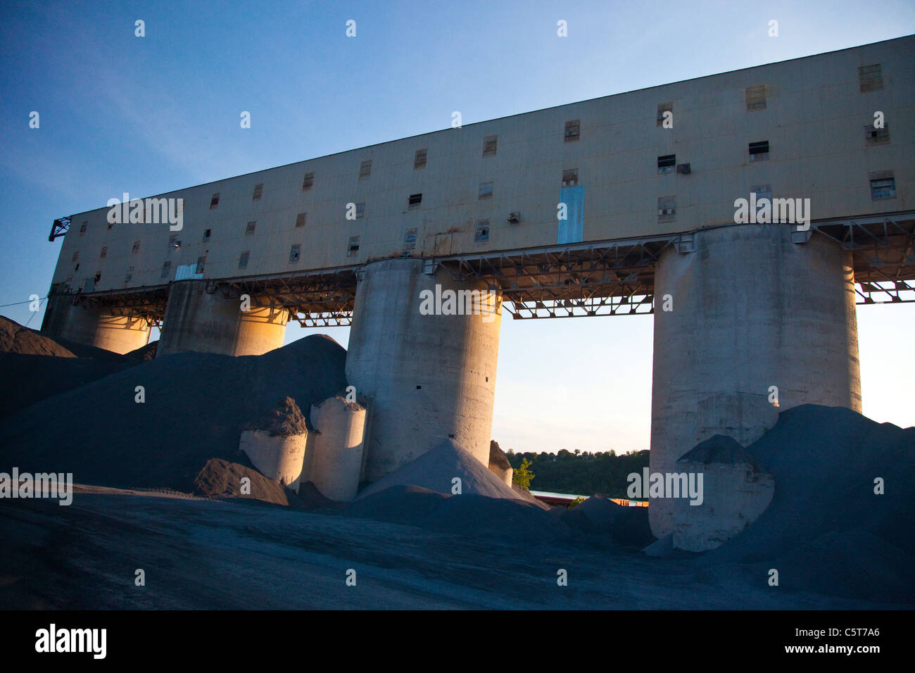 Industrielle Kohle Aufzug, Hudson Valley Ruinen, New York, USA Stockfoto