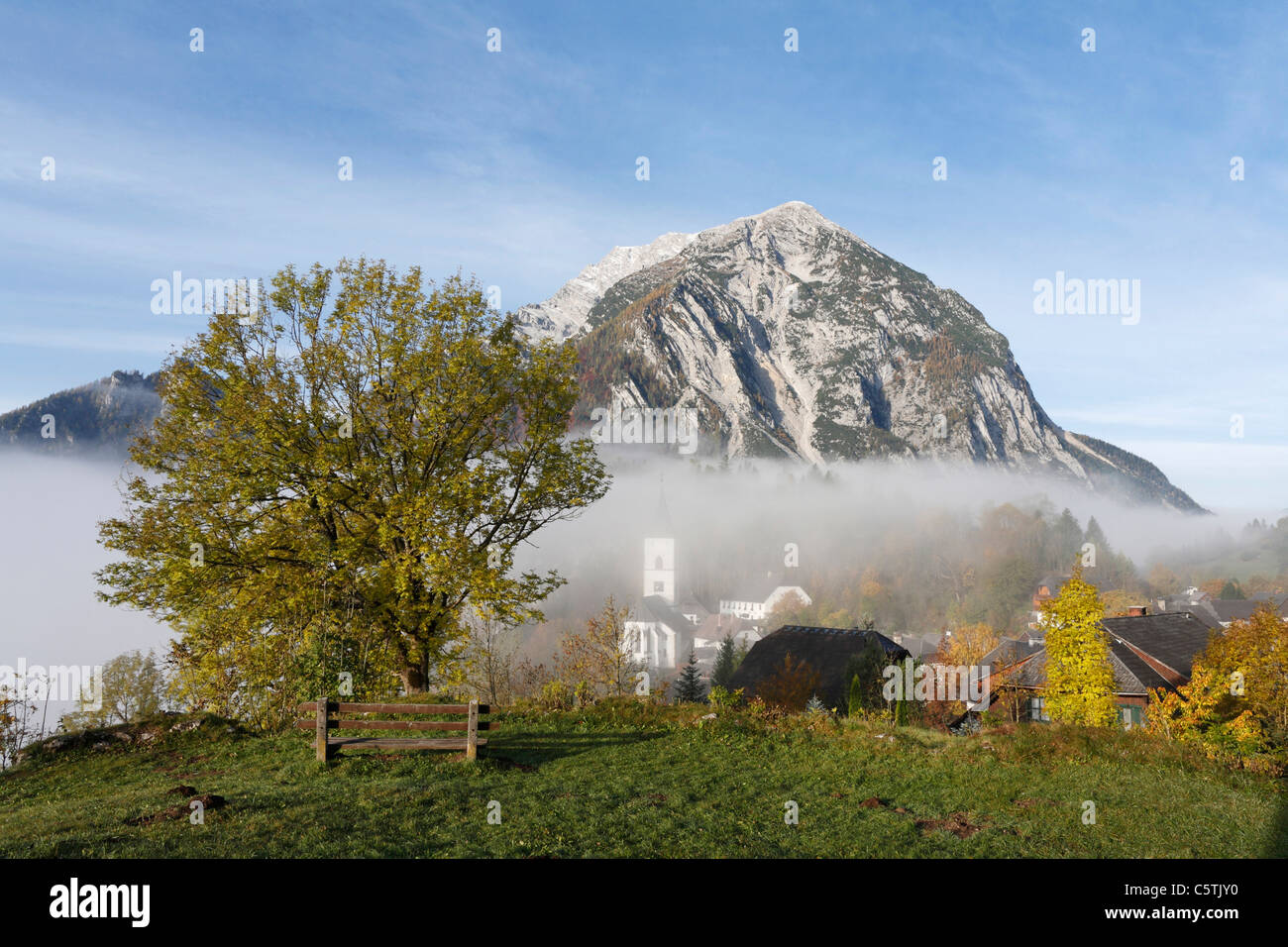 Österreich, Steiermark, Blick auf den Grimming mountain Stockfoto