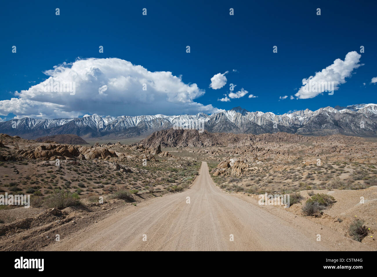 USA, California, Sierra Nevada, Flat Road, im Hintergrund Mount Whitney Stockfoto