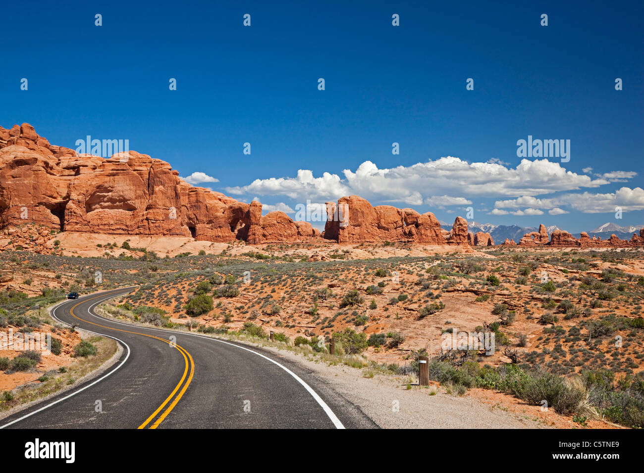 USA, Utah, Arches-Nationalpark, Straße zum Abschnitt Windows Stockfoto
