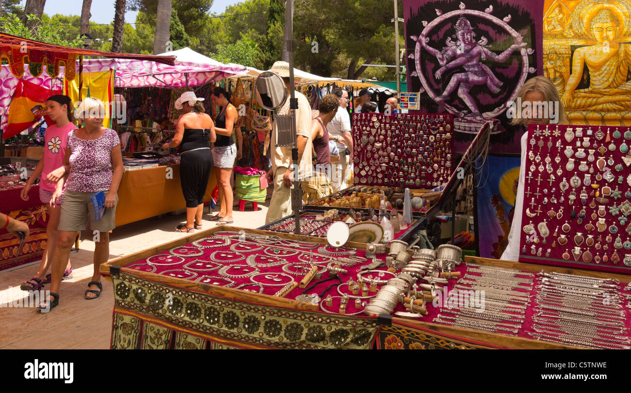Ibiza, Balearen, Spanien - der Hippiemarkt am Punta Arabi an der Ostküste Stockfoto