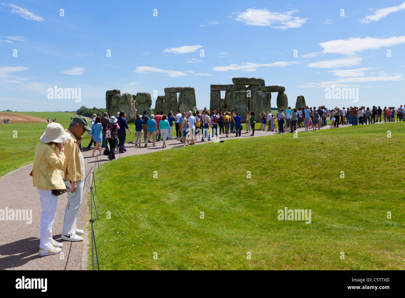 Massentourismus am Stonehenge so Steine wiltshire England UK GB Europa Stockfoto