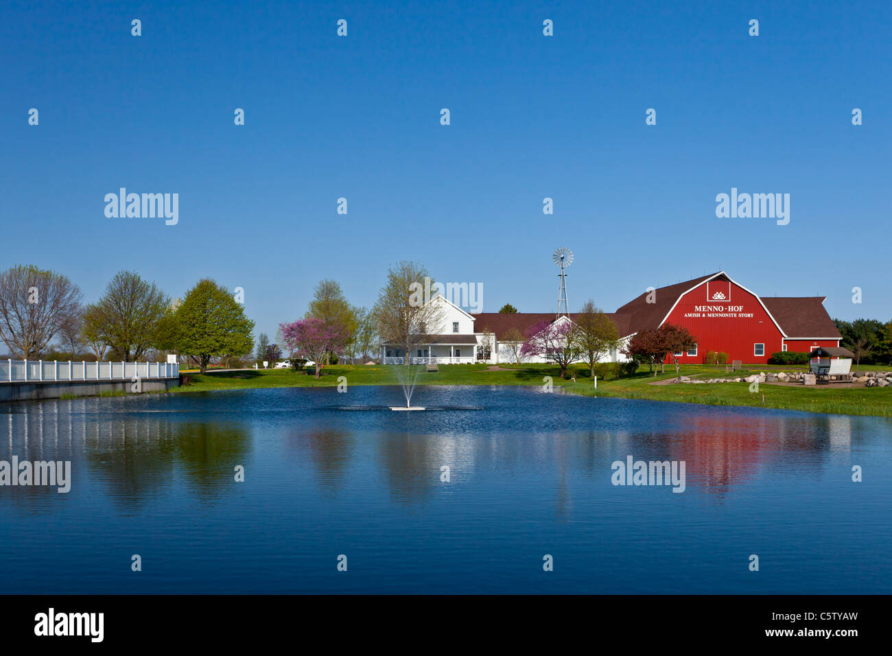 Das Mennohof Amish und Mennonite Bildungszentrum in Shipshewana, Indiana, USA. Stockfoto