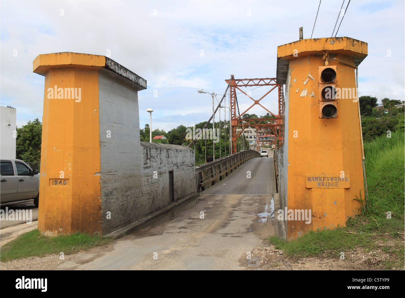 Die hawkesworth Hängebrücke überquert die Macal Fluss verbindet San Ignacio und Santa Elena, Cayo, Belize, Central America West Stockfoto