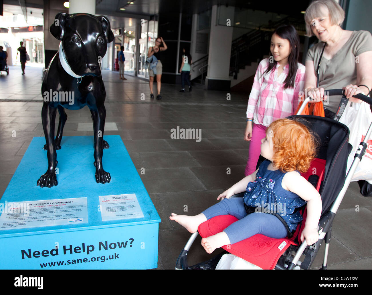 Ersten SANE Black Dog geht auf Show in Islington, London Stockfoto