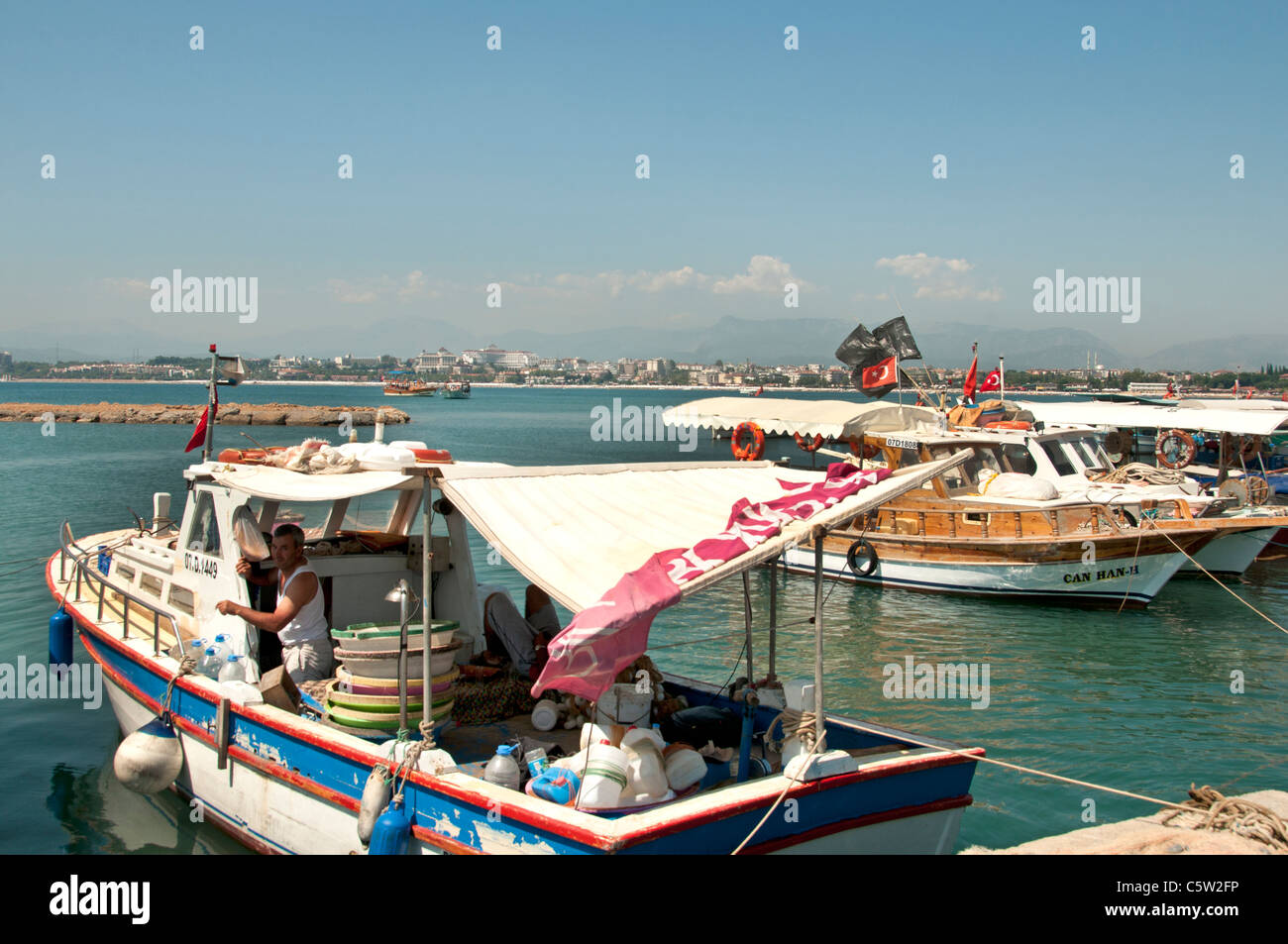 Seite Stadt Stadt Türkei Hafen Hafen Strand Meer Stockfoto