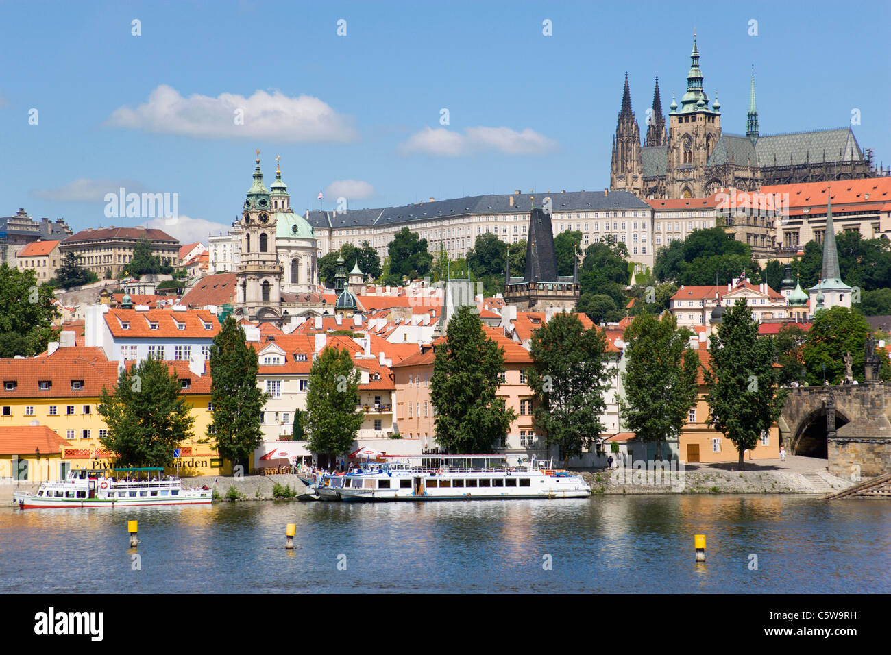 Tschechien, Prag, Vitava Flusses, Sportboote Stockfoto