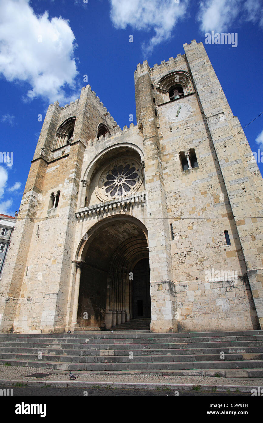 Portugal, Lissabon, Blick auf Se Kathedrale Eingang Stockfoto