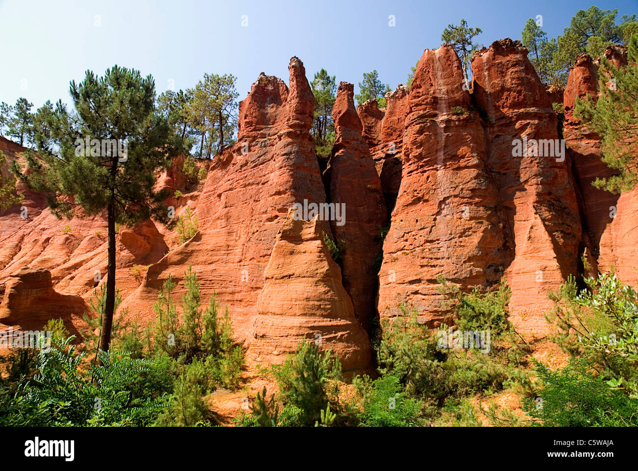 Frankreich, Provence, ockerfarbenen Felsen, steilen Wand Stockfoto