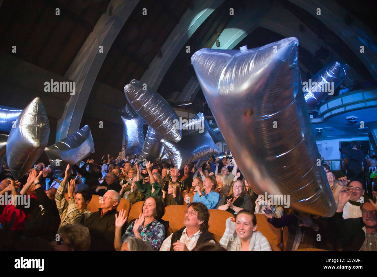 Der Aluminium-SHOW ist am Sonnenuntergang CENTER - CARMEL, Kalifornien vorgeformt. Stockfoto