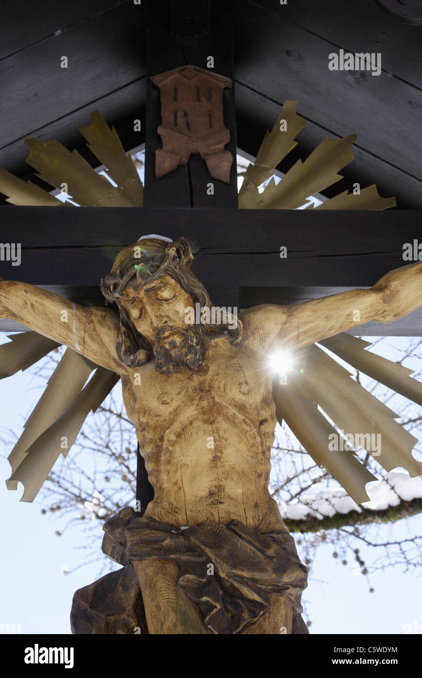 Nahaufnahme eines Kruzifix in Bayerische Alpen Stockfoto
