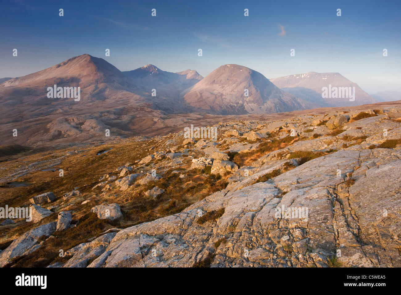 Beinn Eighe National Nature Reserve, Blick vom Leathad Buidhe Spidean Coire Nan Clach, Ruadh Stac Beag, Ruadh Stac Mor Stockfoto