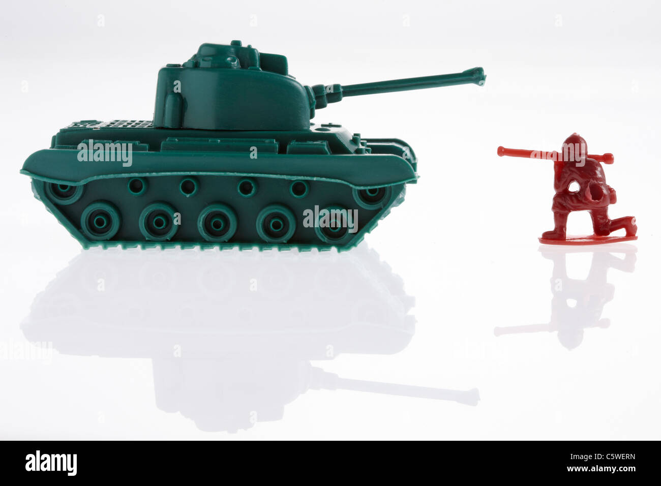 Spielzeug-Soldat und Spielzeug Panzer Stockfoto