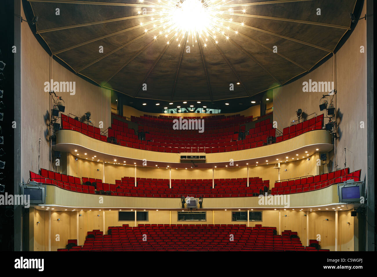 Zuschauerraenge Im Opernhaus Kiel, Kieler Foerde, Ostsee, Schleswig