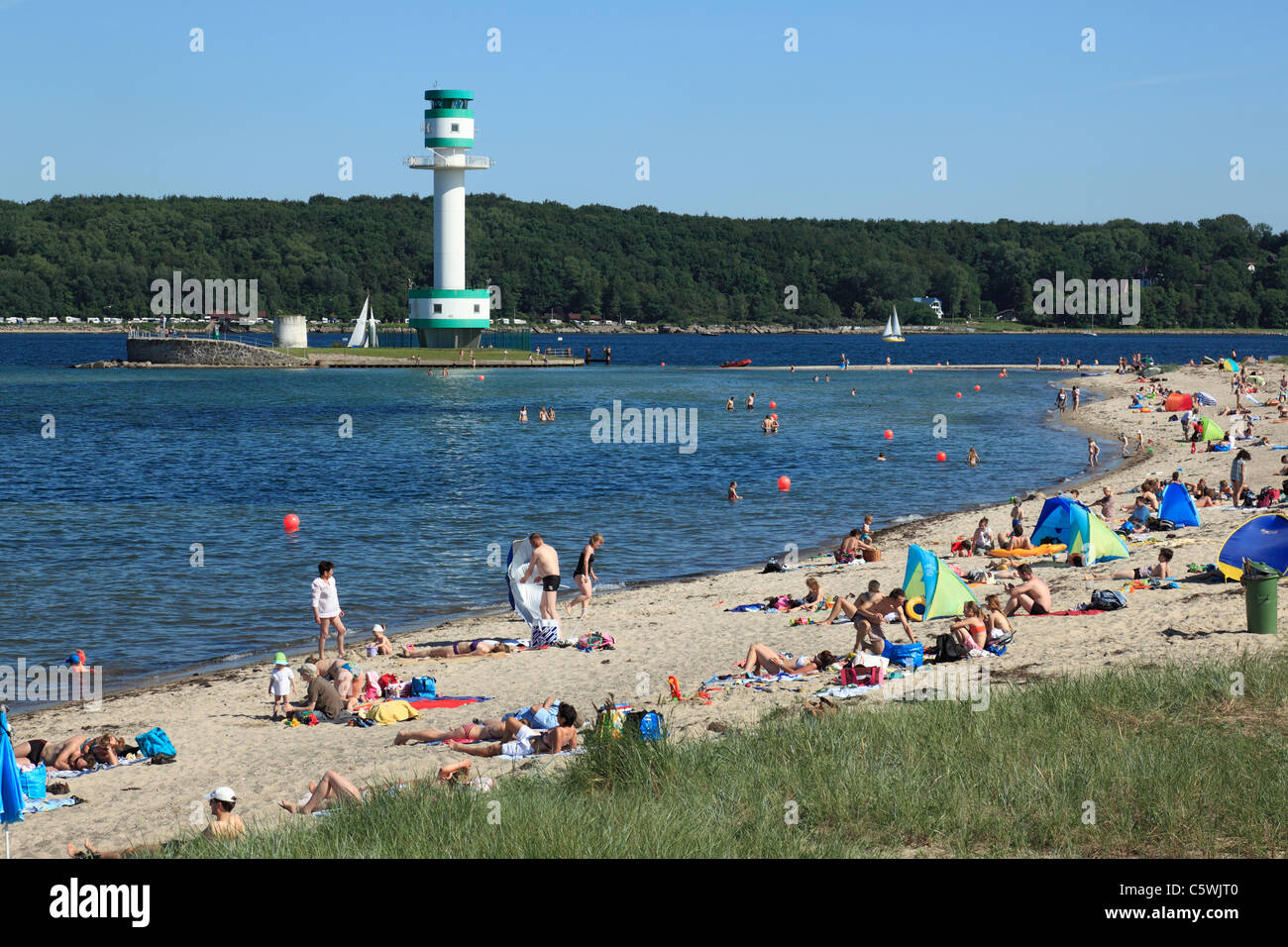 Falckensteiner Badestrand Und Leuchtturm Friedrichsort in Kiel
