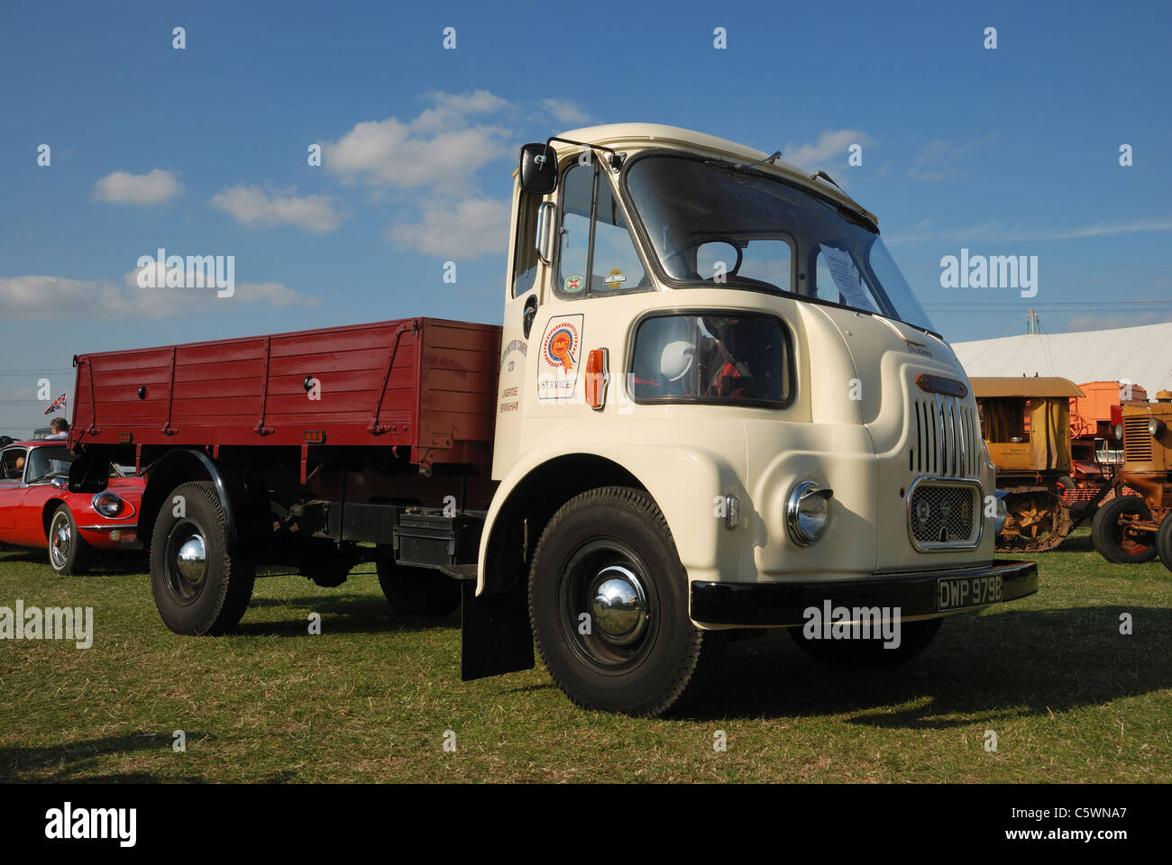 Ein 1964 BMC 1,5 Tonner (bekannt als "Threepenny Bit Cab"). Lincolnshire, England. Stockfoto