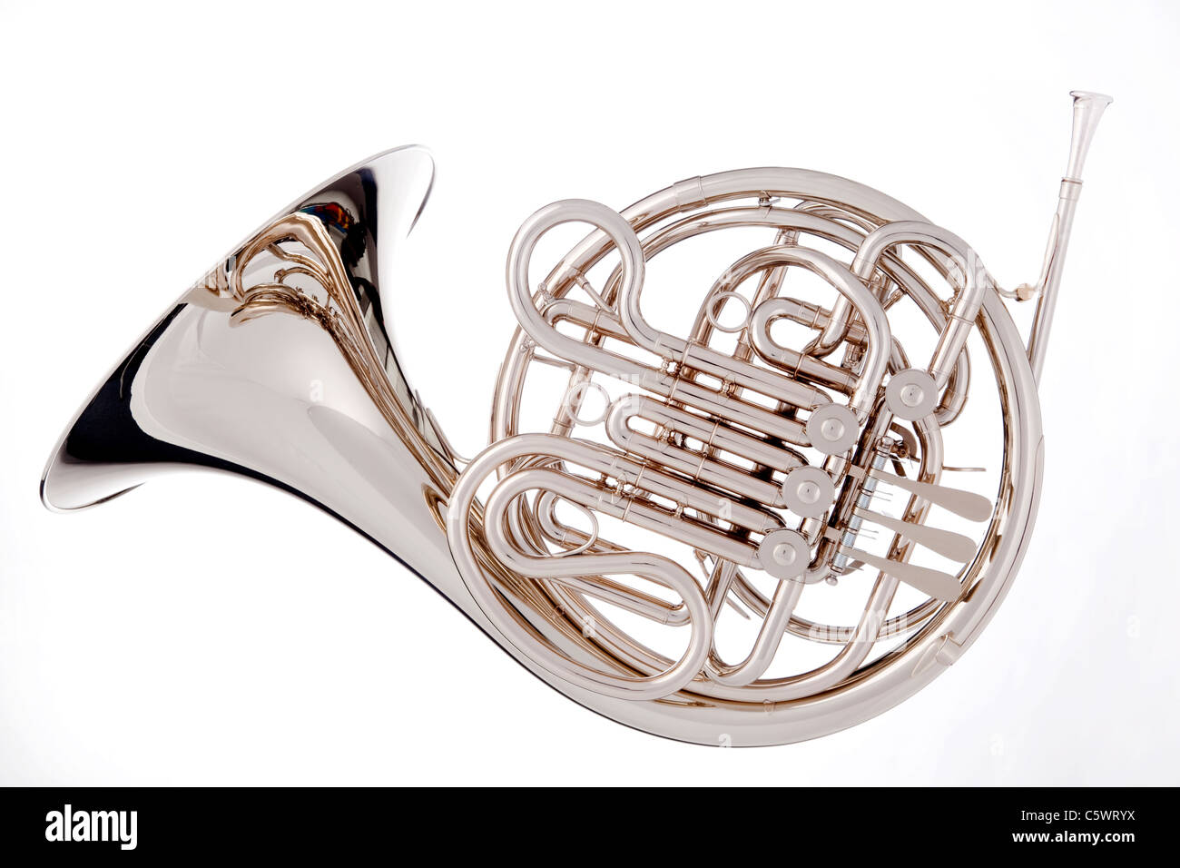 Ein Silber Horn isoliert auf einem weißen Hintergrund im horizontalen Format. Stockfoto