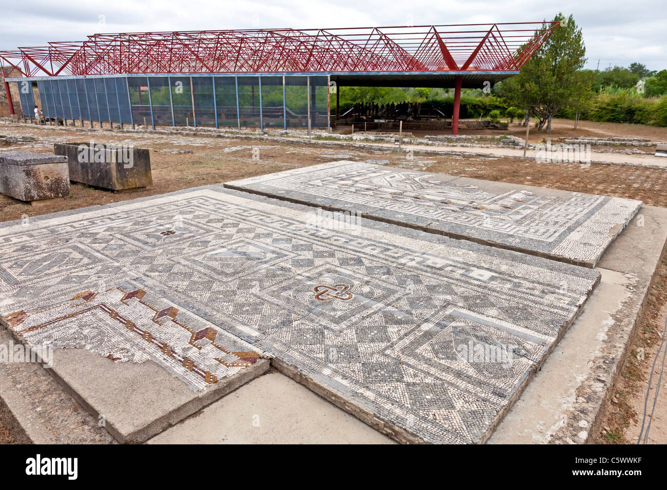 Römische Mosaiken in der römischen Stadt Conimbriga, Ruinen die am besten erhaltene römischen in Portugal. Stockfoto