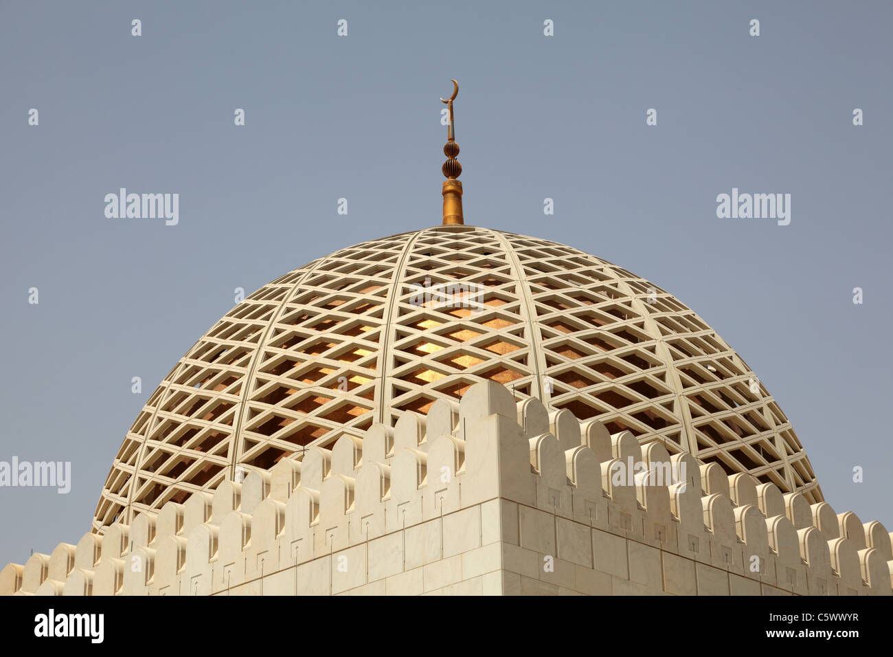 Kuppel des Sultan Qaboos Grand Mosque in Muscat, Oman Stockfoto