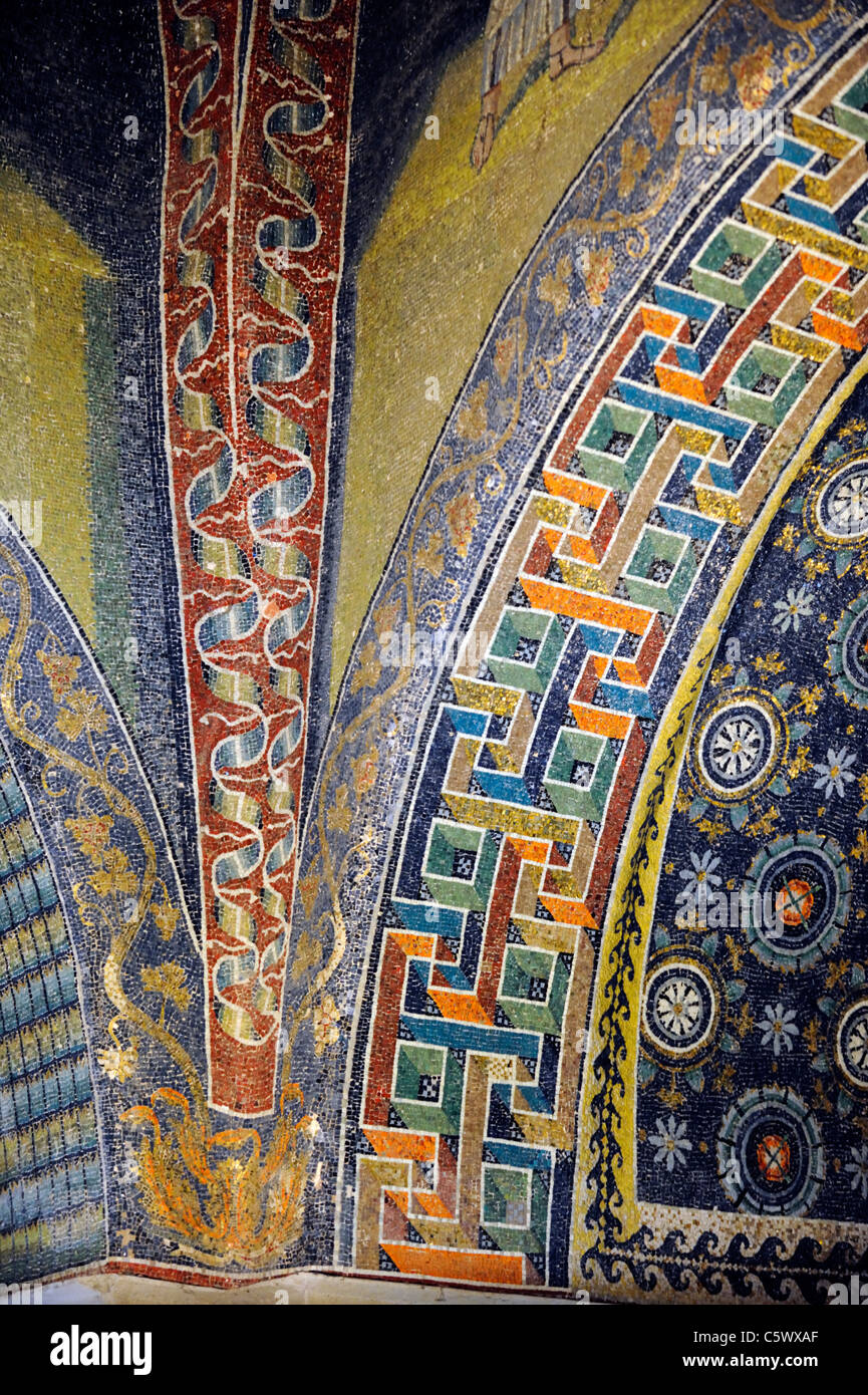 Mosaik in der Mausoleo di Galla Galla in Ravenna Stockfoto