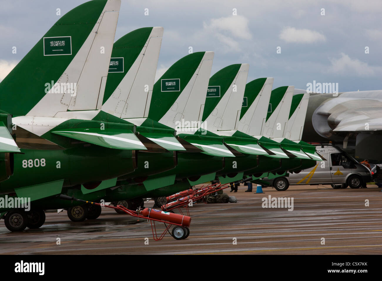 Saudi Hawks aerobatic Anzeige Mannschaft geparkt auf dem Laufsteg Stockfoto