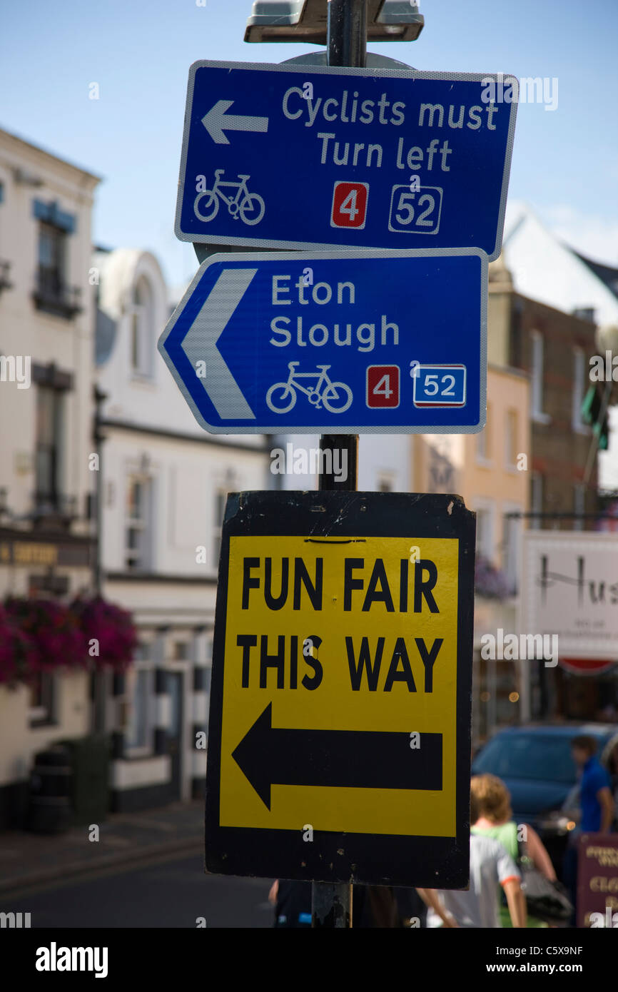 Radweg und Kirmes Zeichen in Windsor Stockfoto