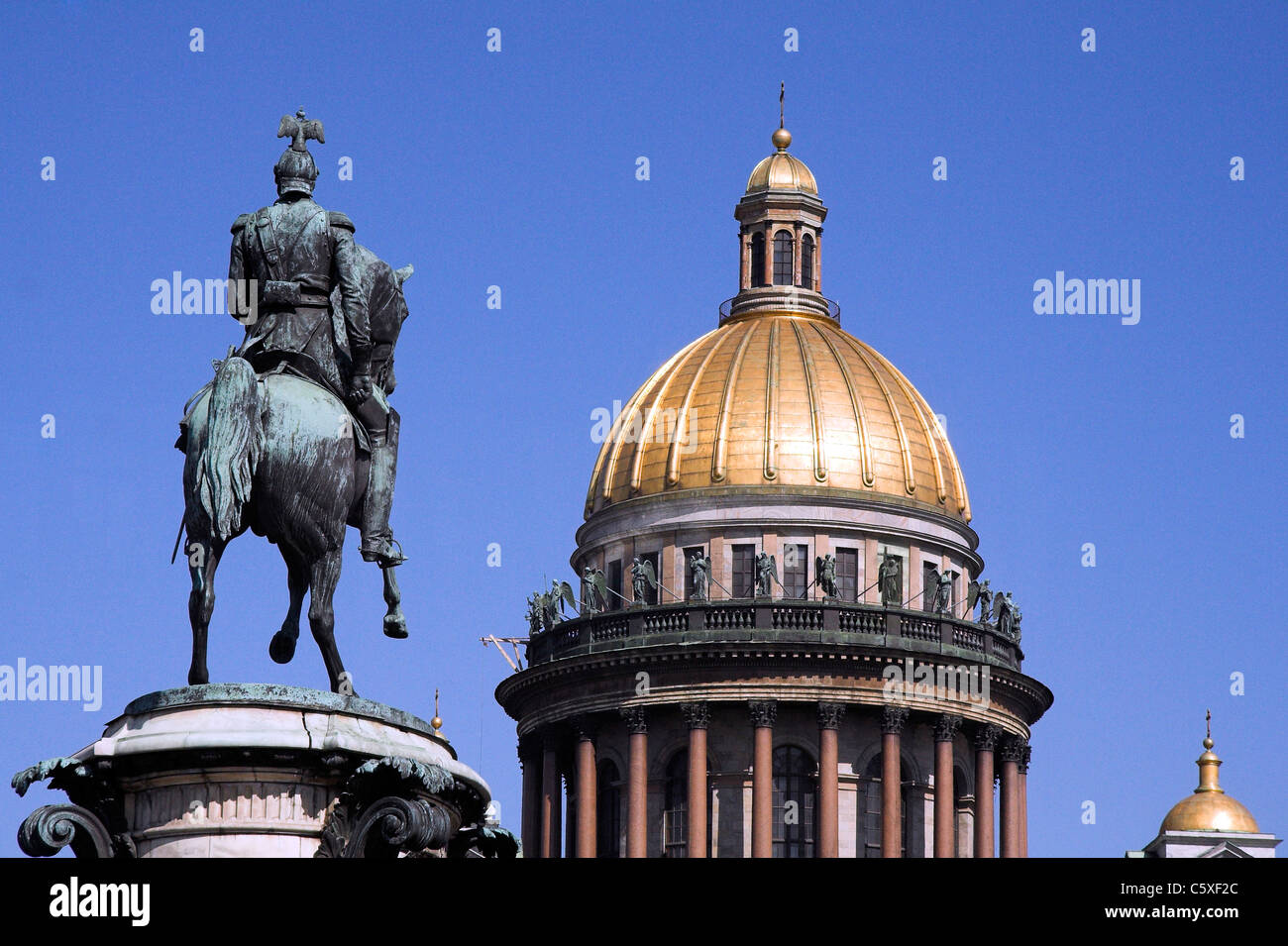 Vergoldete Kuppel der St Isaacs Kathedrale, Denkmal, Nicholas I, St Petersburg, Russland Stockfoto