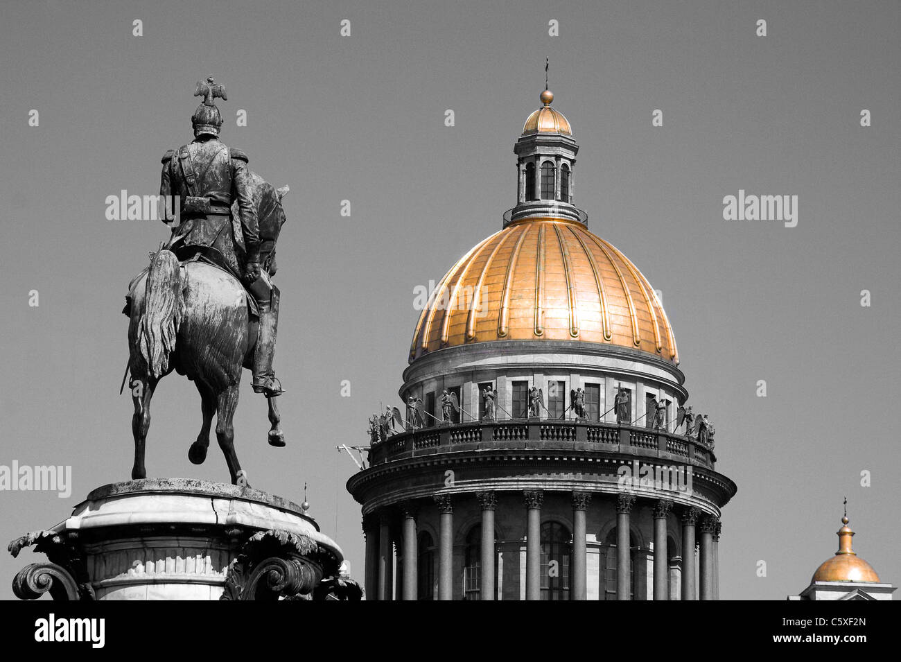 Vergoldete Kuppel der St Isaacs Kathedrale, Denkmal, Nicholas I, St Petersburg, Russland Stockfoto