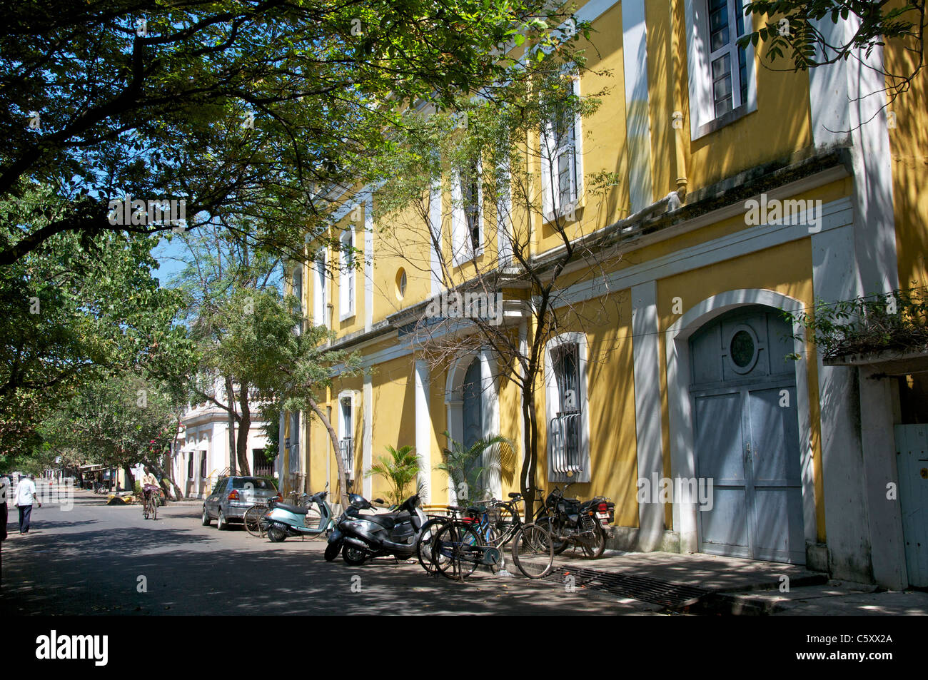 Typische Architektur in Französisch Quartal Pondicherry Tamil Nadu in Indien Stockfoto