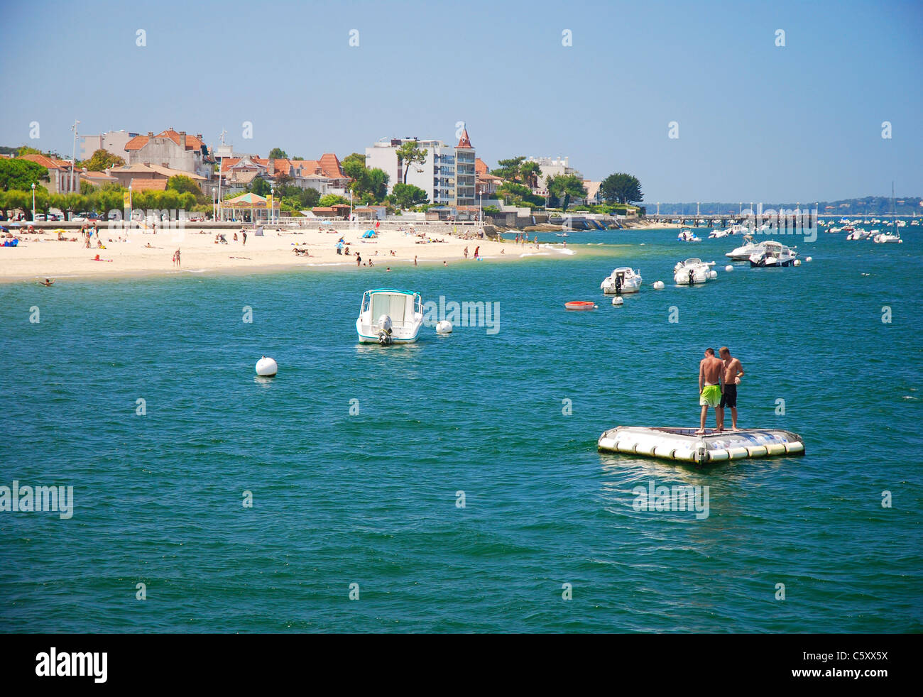 Strandleben am Strand Arcachon, Plage d ' Arcachon, in Südwest Frankreich. Stockfoto