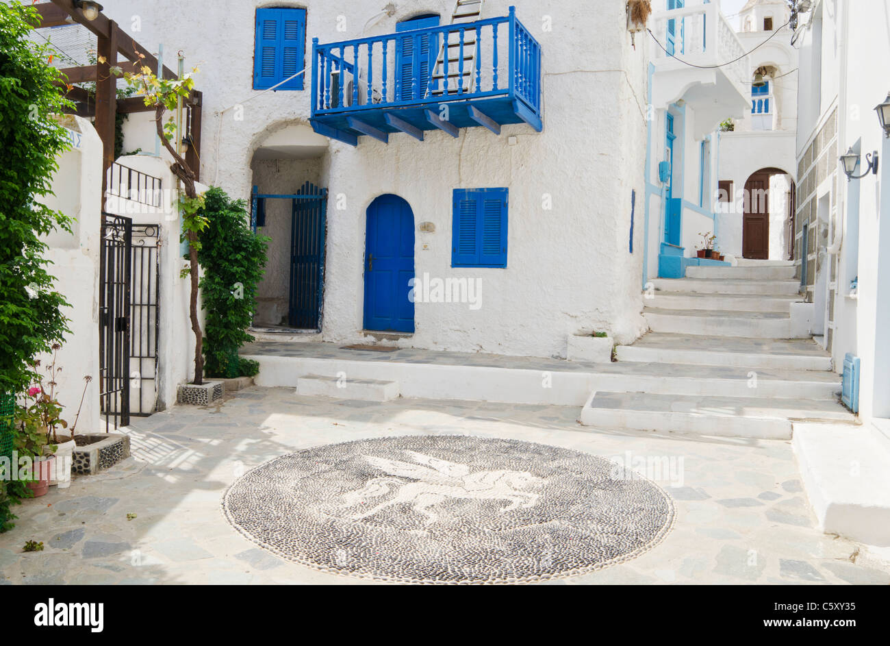 Grossen Kiesel Mosaik in der weißen Stadt Mandraki, Nisyros Insel, Griechenland Stockfoto