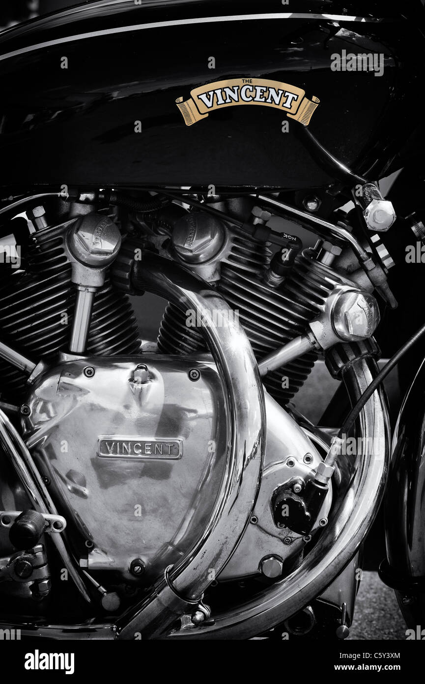 Vintage Serie C HRD Vincent Black Shadow Motorrad. Klassische britische Bike. Schwarz und Weiß mit Selektive Farbe auf dem Tank Abzeichen Stockfoto