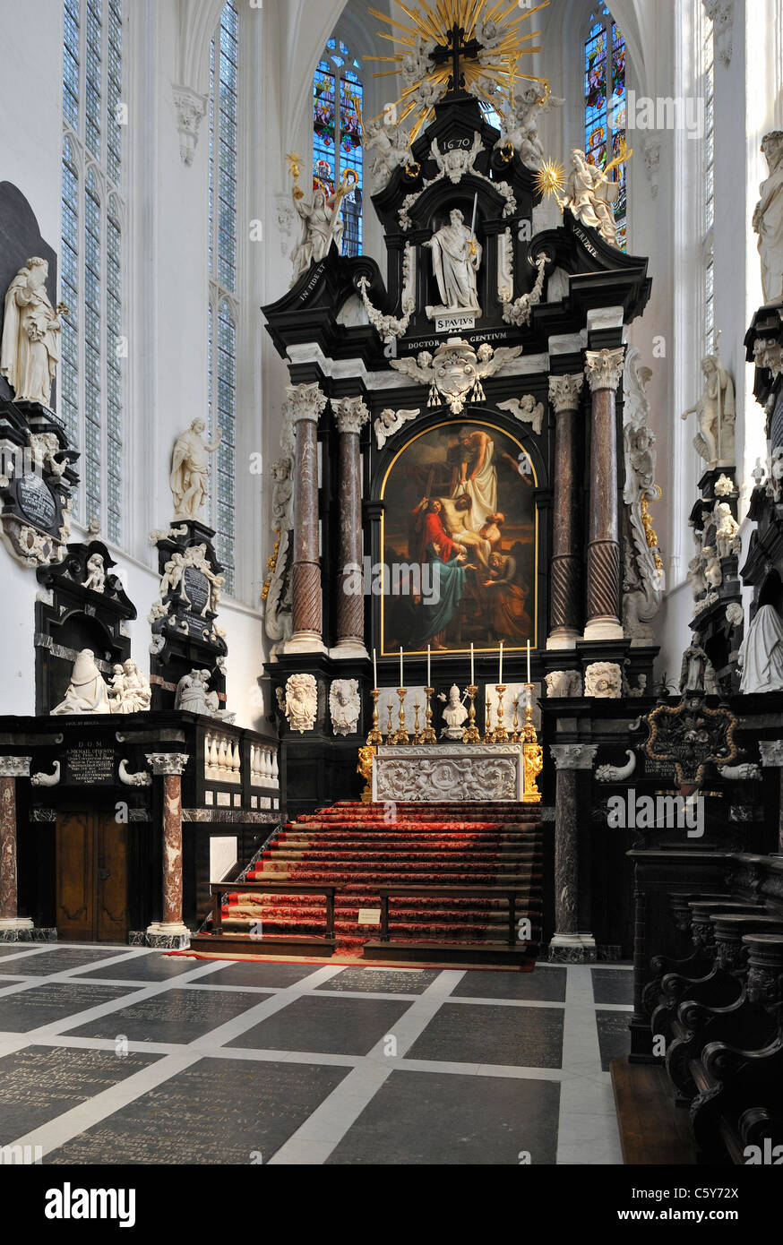 Altar der Kirche St. Paul in der Stadt Antwerpen, Belgien Stockfoto