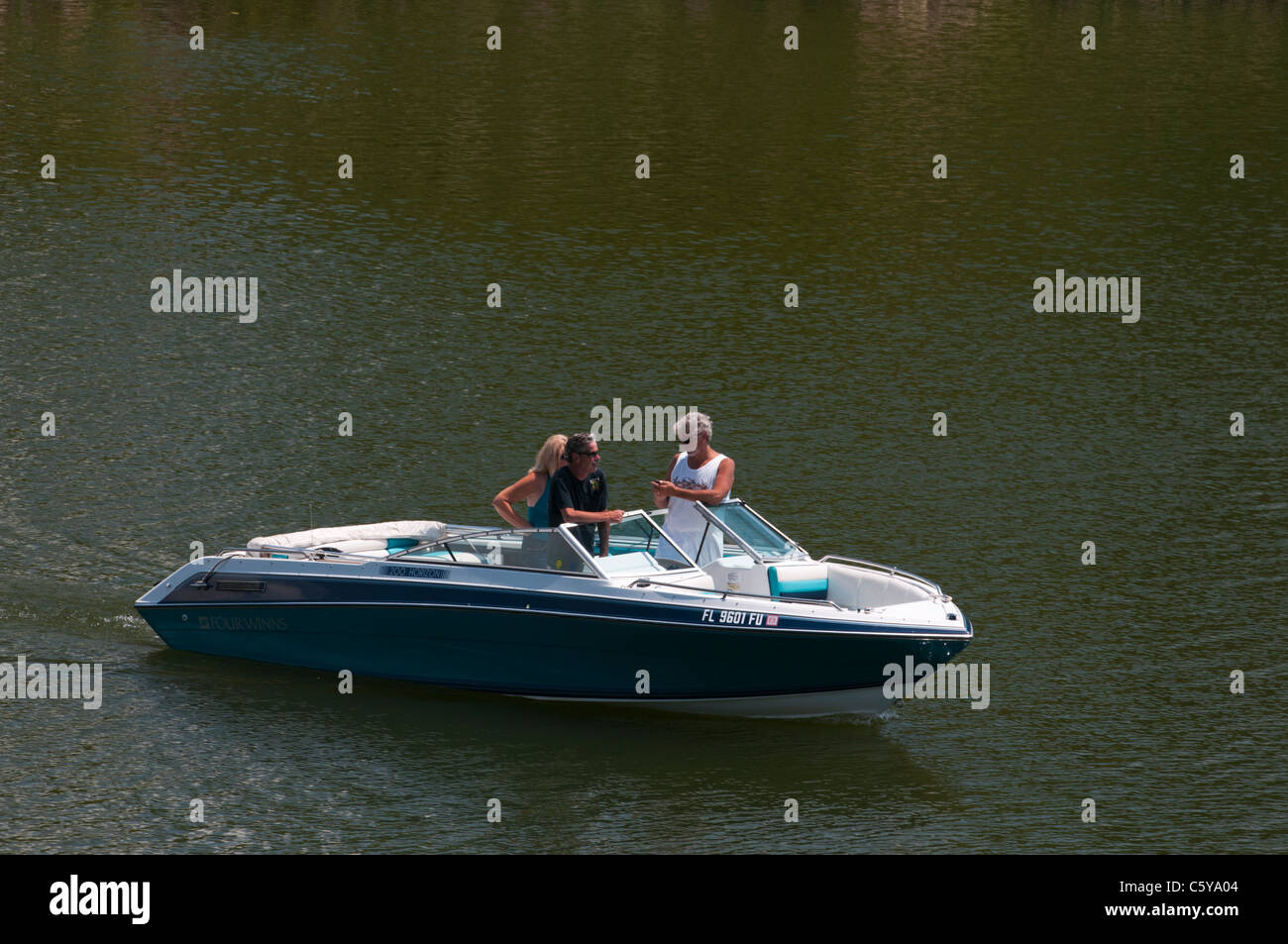 Bootfahren Toten Fluss Kanal in Lake County Leesburg, Florida USA Stockfoto