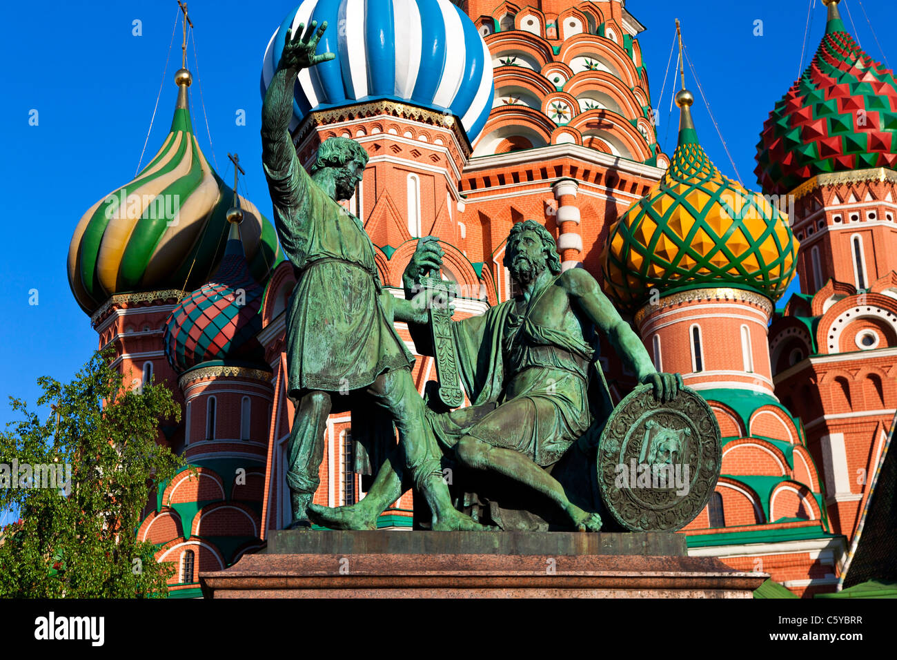 Das Denkmal für Minin und Poscharski auf dem Roten Platz in Moskau. Stockfoto Das Denkmal für Minin und Poscharski auf dem Roten Platz in Moskau. Stockfoto