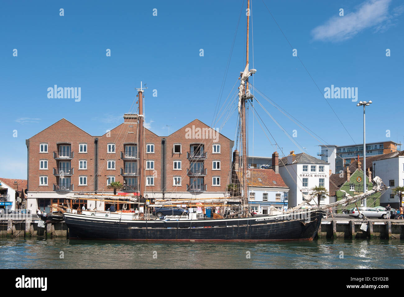 Großsegler in Poole Quay festgemacht Stockfoto